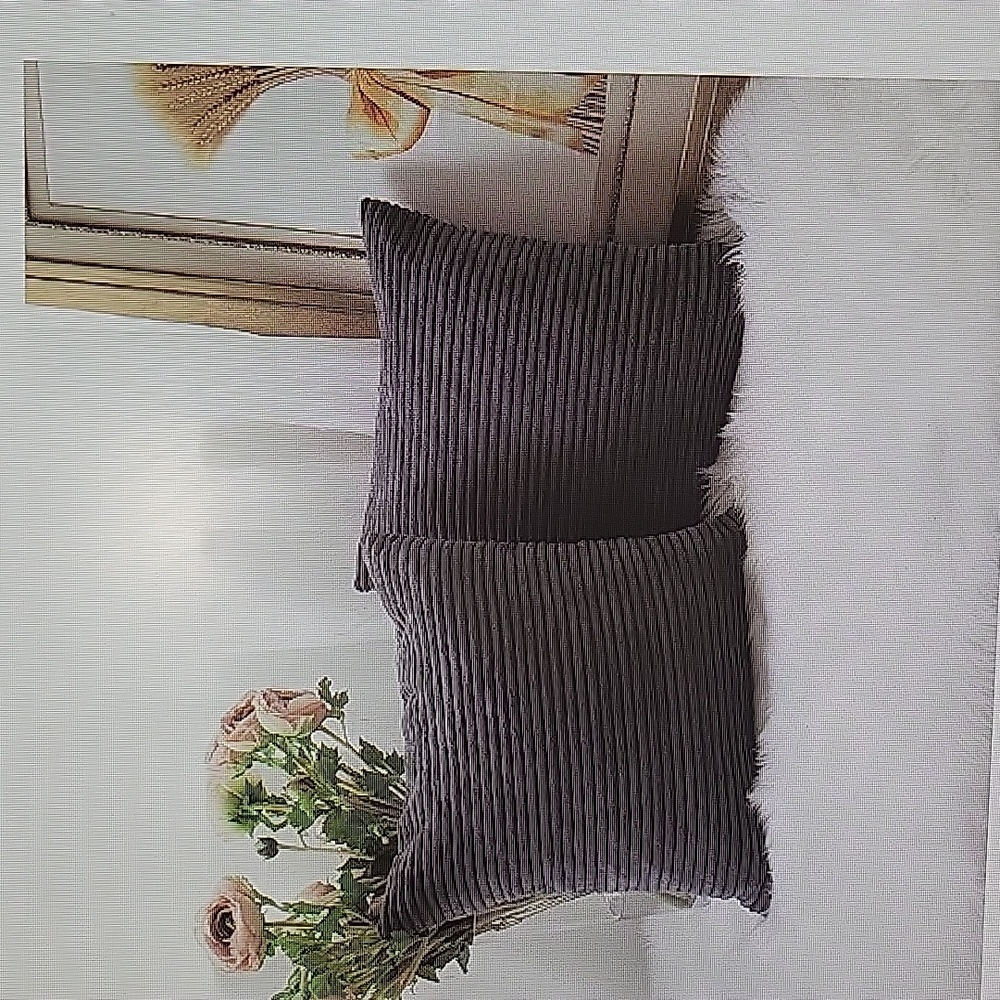 Home Brilliant Dark Grey Pillow covers 18" x 18" NIP - Picture 3 of 6